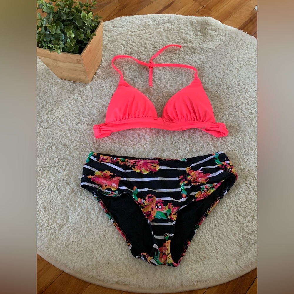 Victoria’s  Secret Bikini Set